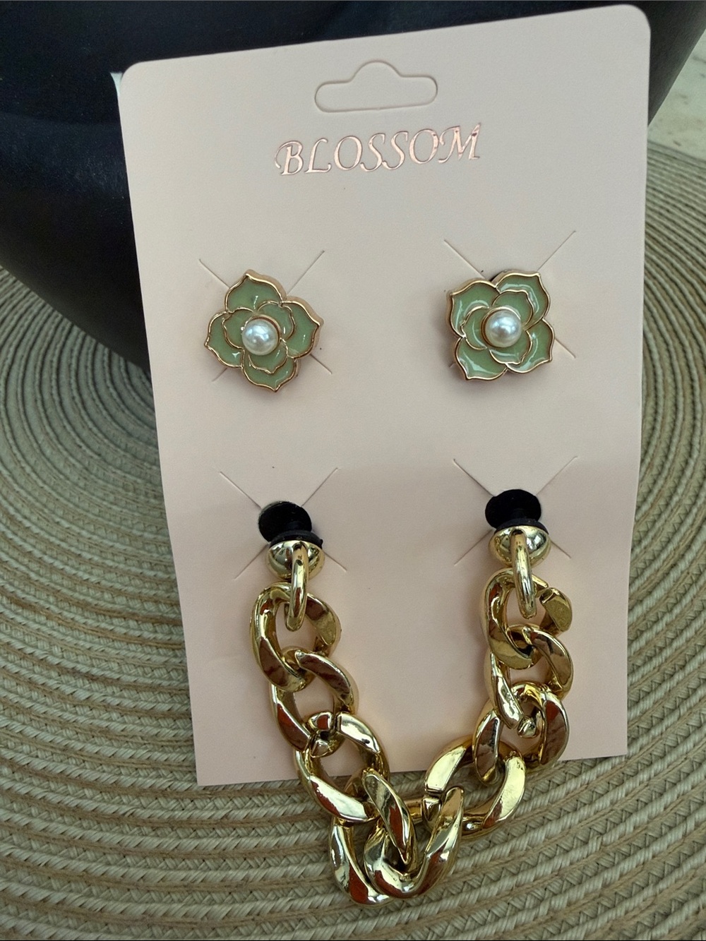 Blossom Gold-Trim Mint Flower Pearl Stud & Gold Chain Jibitz Charms